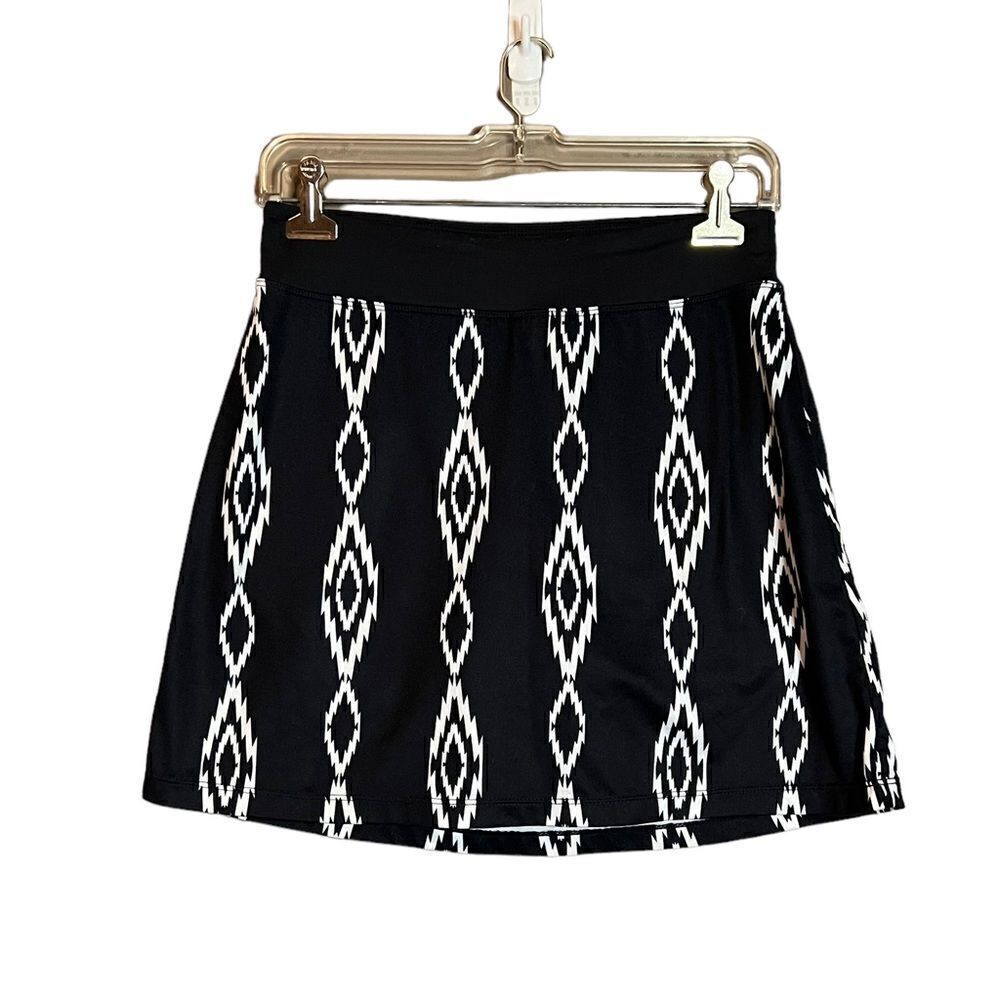 3 for $30! Seg’ments luxe black & white skort